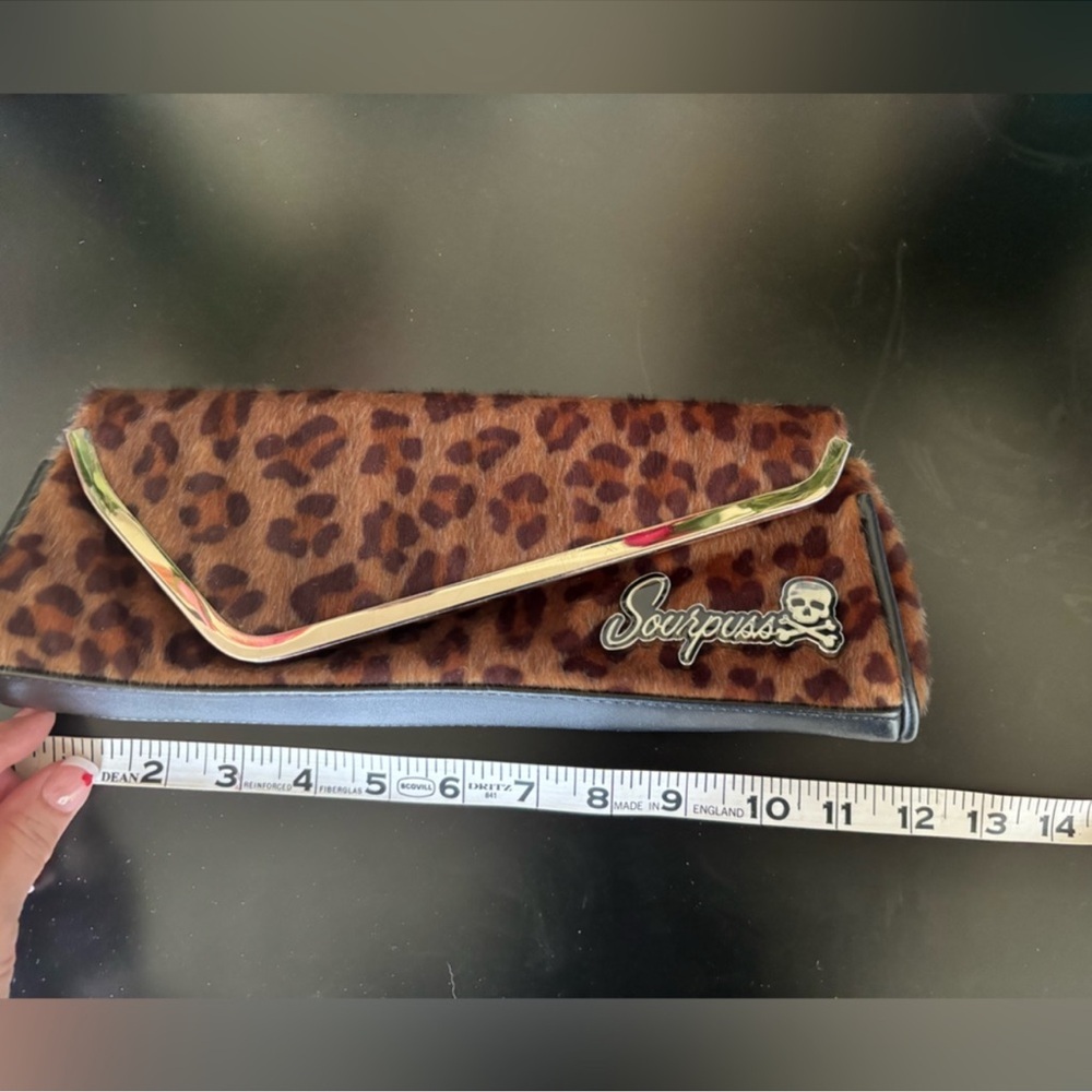 Vintage retro Sourpuss Faux Fur Leopard Clutch (no strap) with Snap Closure - Picture 6 of 7